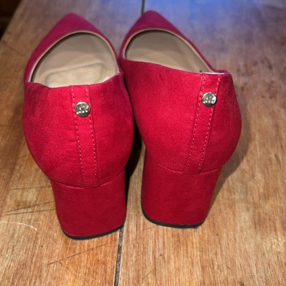 Retro Red Velvet Mod Heels with Metallic Gold Heel - Picture 6 of 7